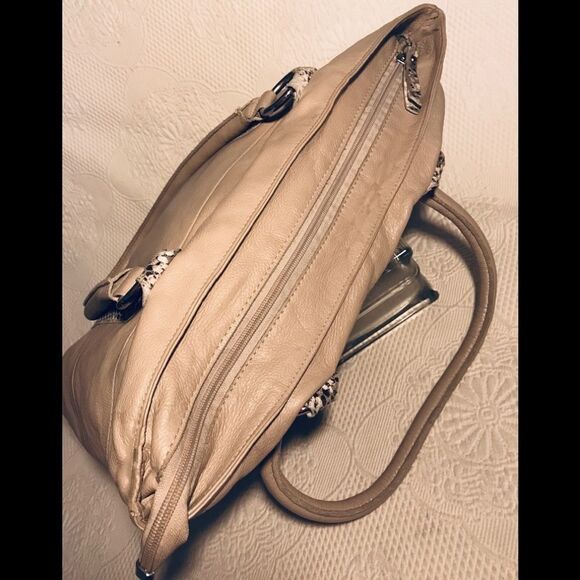 INNUE Tan Leather Italian Handbag - Picture 3 of 5